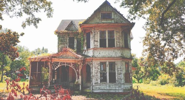 compress spooky house